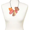 Collier en bois rouge