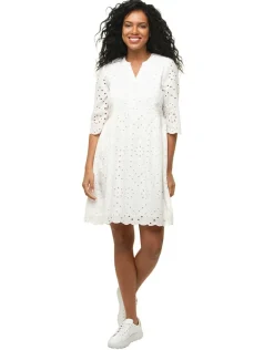 Robe blanche broderies