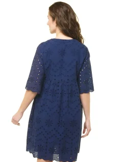 Robe bleu broderies