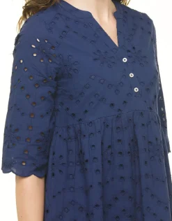 Robe bleu broderies