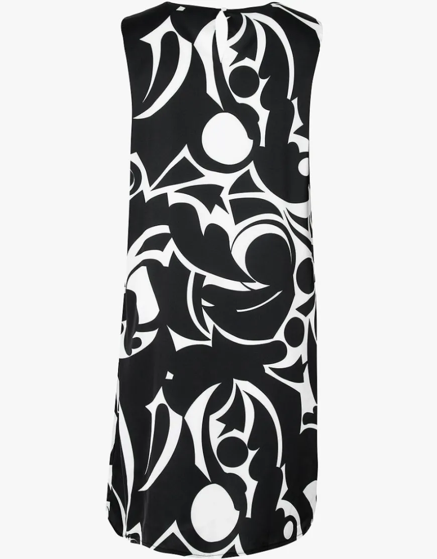 Robe chic noire en satin