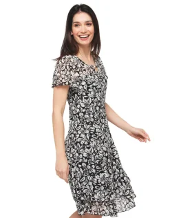 Robe dentelle noir blanc