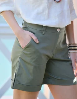 Short kaki